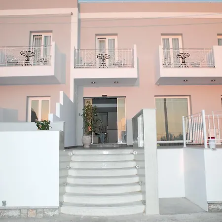 Hyperion Hotel 3*