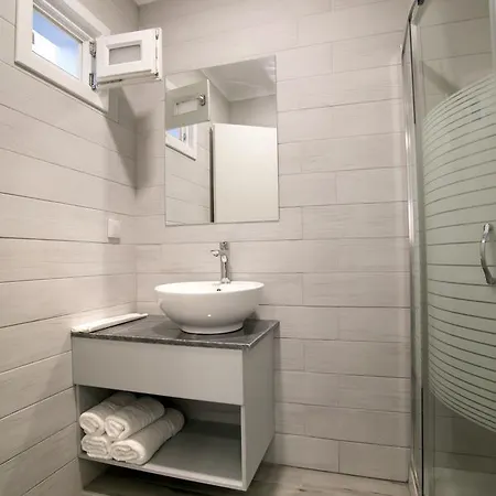 Hyperion Hotel 3*