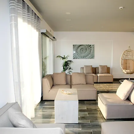 מלון Hyperion 3*