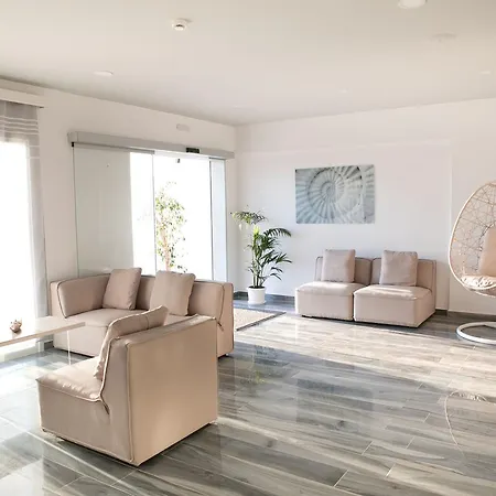 Hyperion Hotel Myrties